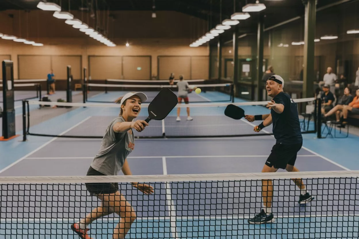 Discovering Clark Street Pickleball: Chicago's Vibrant Hub for Paddle Sports Enthusiasts